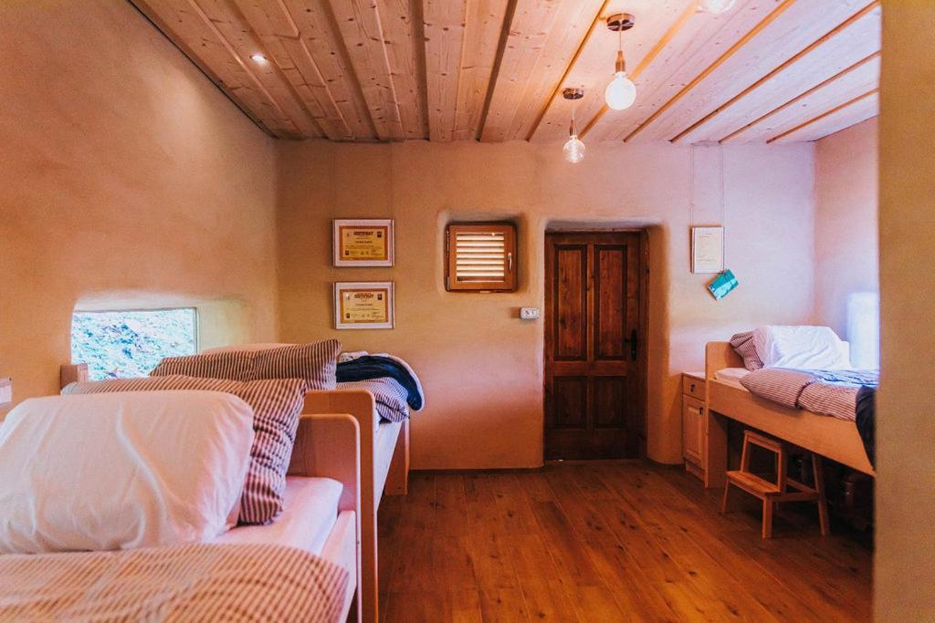 Sleeping With Bees - Tourist Farm Muha Apartment Grosuplje Exterior photo