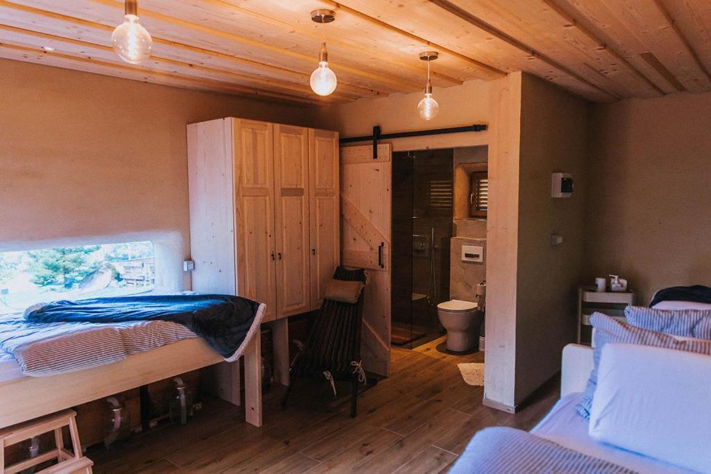 Sleeping With Bees - Tourist Farm Muha Apartment Grosuplje Exterior photo